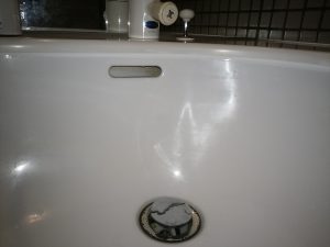 札幌市南区 洗面台蛇口の水漏れ マスキング取り除き