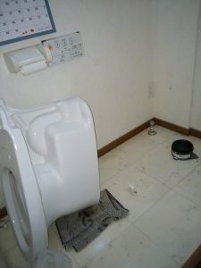 札幌市 豊平区 異物流れ トイレ詰まり修理 便器の外し