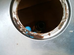 江別市 上江別東町 キッチン 水漏れ 修理 穴があいています