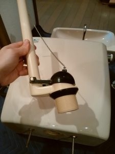 札幌市 東区 東苗穂 トイレの水漏れ 新しいサイフォン管