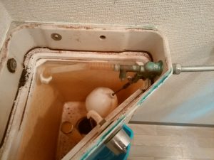 札幌市 北区 トイレの水漏れ ボールタップも水漏れ