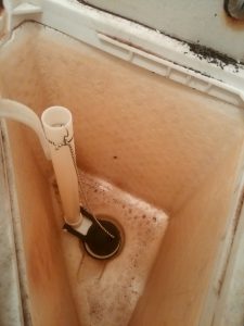 札幌市 北区 トイレの水漏れ サイフォン管取り付け