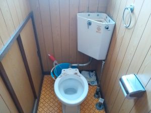 札幌市 東区 北丘珠 トイレ 不具合 の修理 解体中