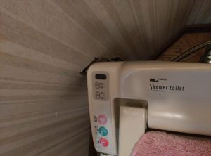 札幌市 東区 トイレ 温水洗浄便座 破損不具合　作業前②