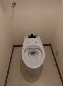トイレ を できるだけ安く 交換したい ｜札幌市厚別区｜便器据付完了